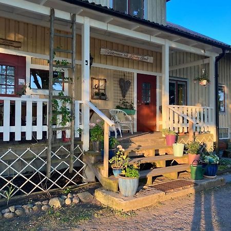 Karaby Gard, Country Living Hostel Kristinehamn Bagian luar foto