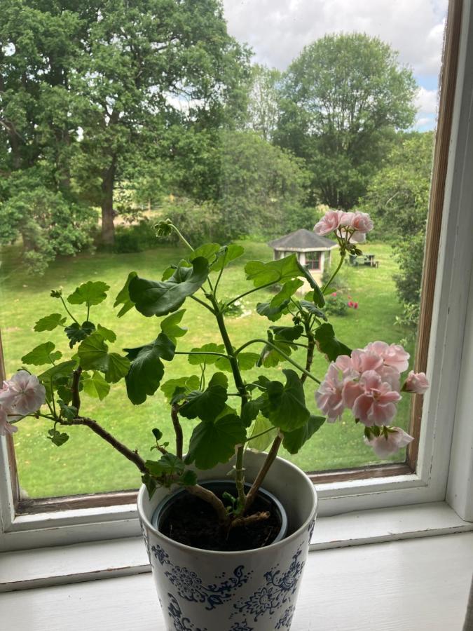 Karaby Gard, Country Living Hostel Kristinehamn Bagian luar foto