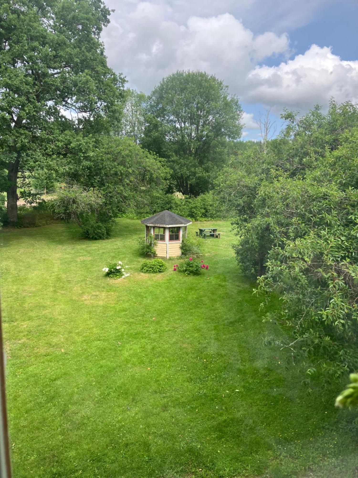 Karaby Gard, Country Living Hostel Kristinehamn Bagian luar foto