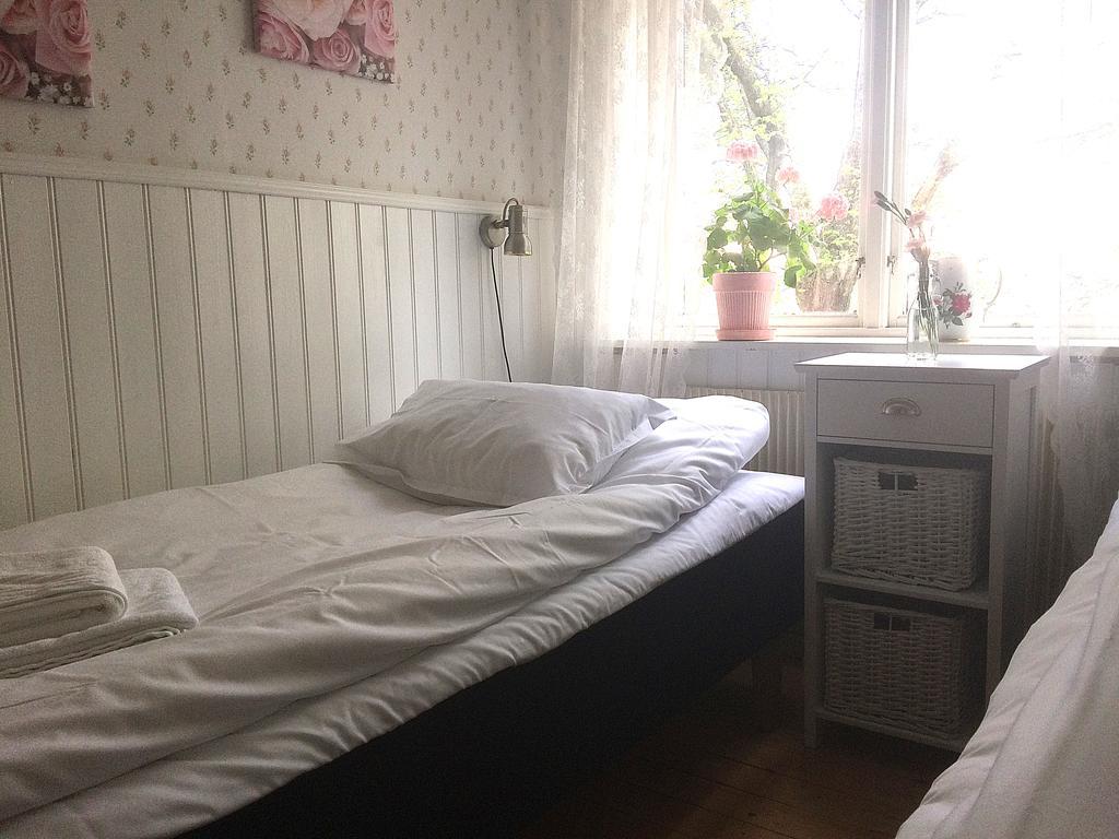Karaby Gard, Country Living Hostel Kristinehamn Bagian luar foto