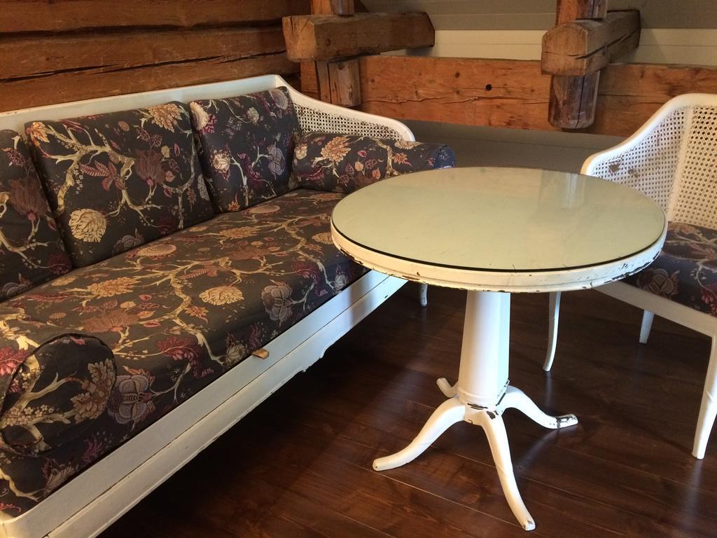 Karaby Gard, Country Living Hostel Kristinehamn Bagian luar foto