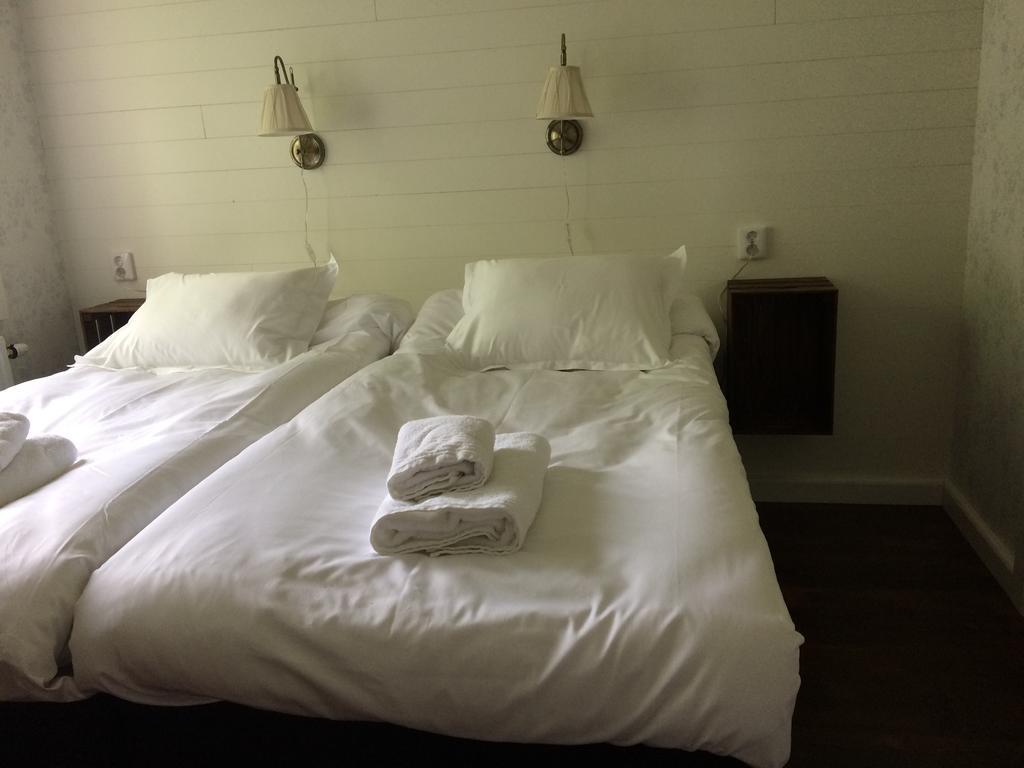 Karaby Gard, Country Living Hostel Kristinehamn Bagian luar foto