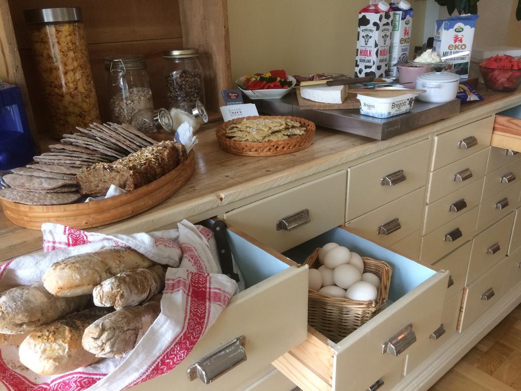Karaby Gard, Country Living Hostel Kristinehamn Bagian luar foto